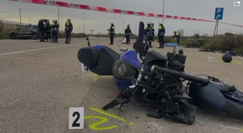 Due giovanissimi perdono la vita tra Bari e Triggiano durante una prova in moto su strada interdetta. Un terzo ragazzo è rimasto gravemente ferito.