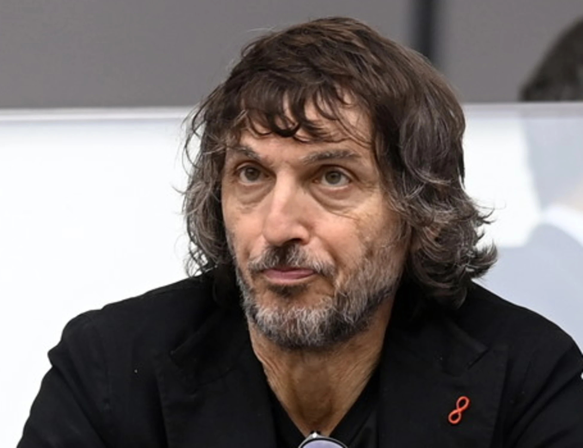 Giuseppe Cruciani a Varese presenta il libro e critica politicamente corretto, antifascismo e limiti alla libertà di parola, parlando anche di sicurezza e legittima difesa.