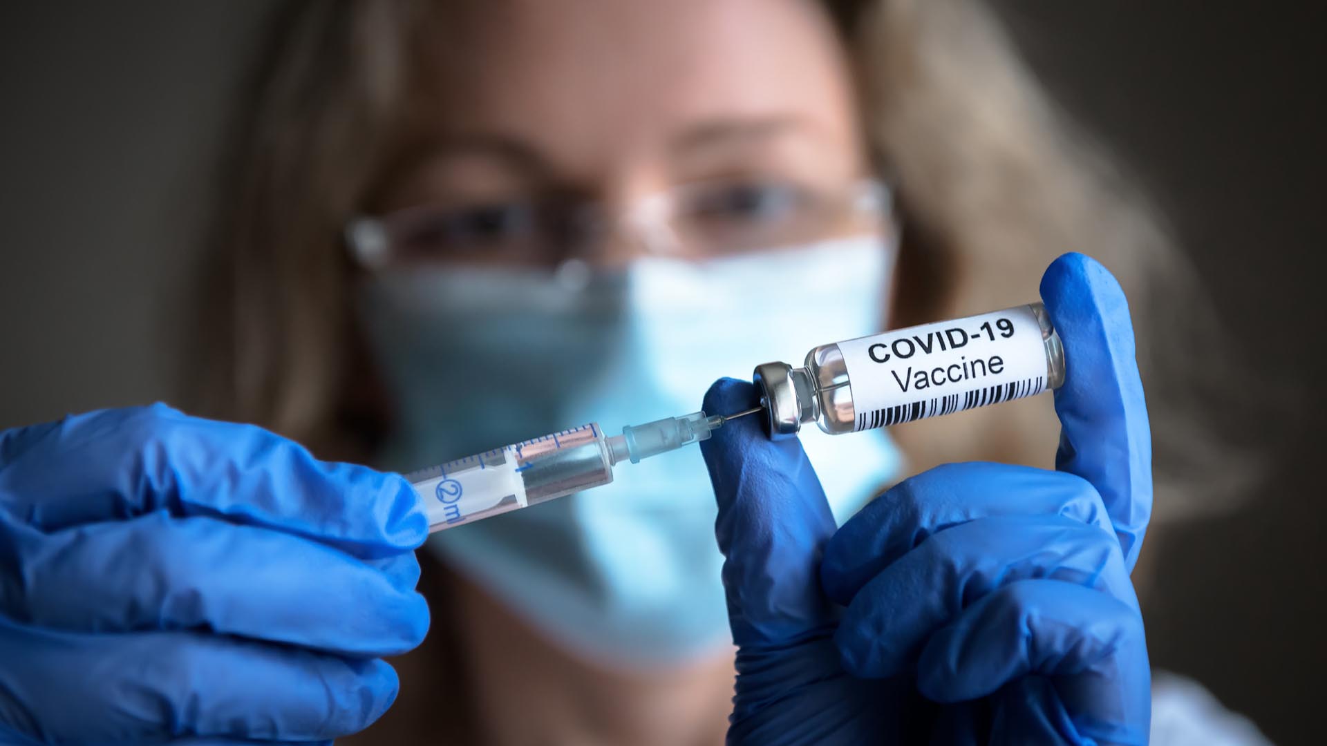 Commissione Covid, scontro su vaccini e monoclonali. Rezza: “Grazie ai vaccini evitati 151.500 decessi”