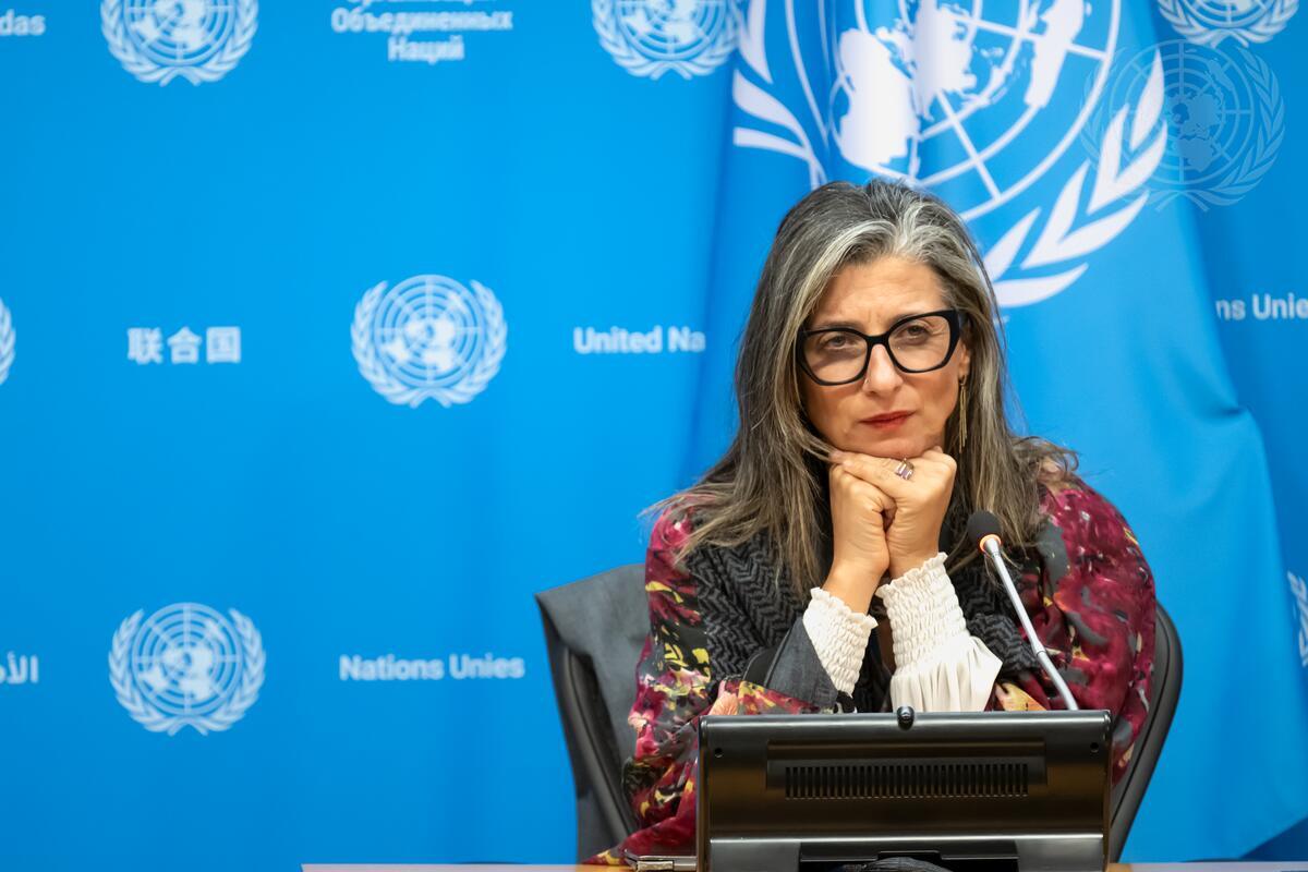 Francesca Albanese, relatrice Onu per la Palestina, contestata da Italia, Austria, Francia e Germania dopo dichiarazioni su Israele. Tajani parla di comportamento “inadeguato”.