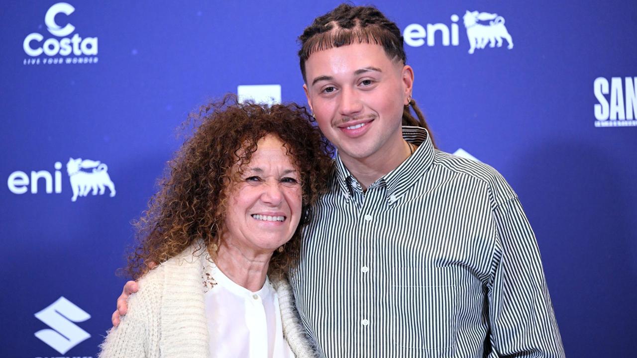 Sanremo, la mamma la frecciatina a Sal Da Vinci è molto pungente: “Quale è la vera vittoria di un cantante”