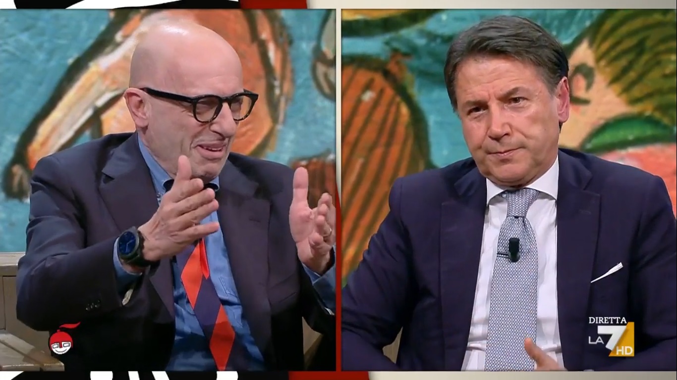 Tensione in diretta tra Giuseppe Conte e Alessandro Sallusti su La7: “Lei fa il venditore di pentole”, replica durissima dell’ex premier.