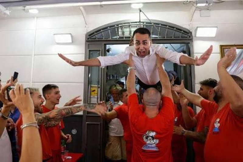 Il leader politico Marco Rizzo critica duramente Luigi Di Maio, oggi rappresentante dell’Unione Europea per il Golfo: “È il simbolo della rovina portata dal Movimento 5 Stelle”.