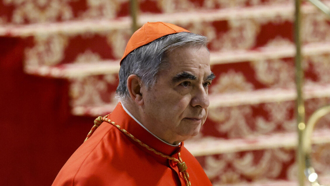 Feltri sul caso del cardinale Becciu: “Processo falsato, crocifisso mediaticamente, ora chi paga?”