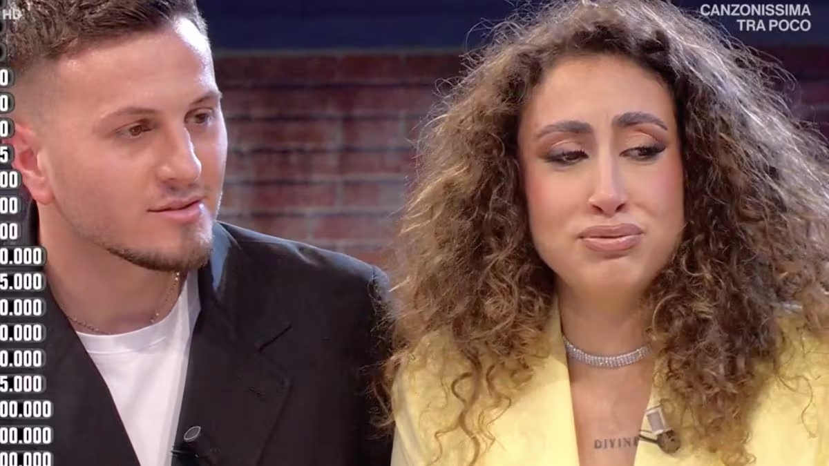Affari Tuoi, finale da brividi: Iside accetta il cambio e vince