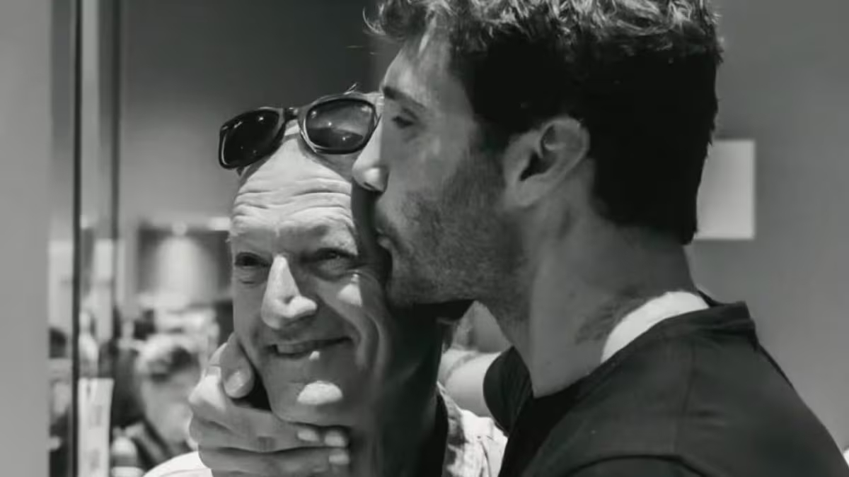 Stefano De Martino, nel giorno della Festa del papà, il post per il padre scomparso scatena un’ondata di emozione