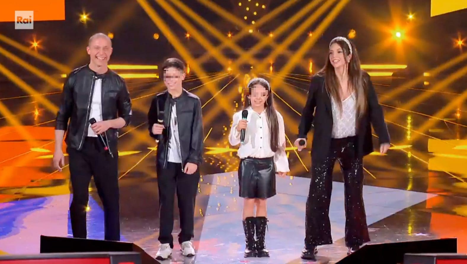 Marco Venturini torna in tv con la famiglia e sorprende The Voice: Nek e Arisa si contendono l’esibizione