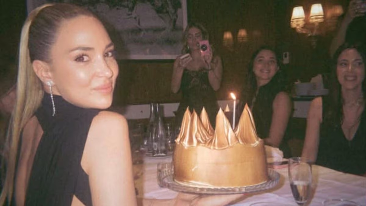 Alice Campello festeggia a Milano con la torta iconica: quanto costa il dolce con meringhe “fiamme”