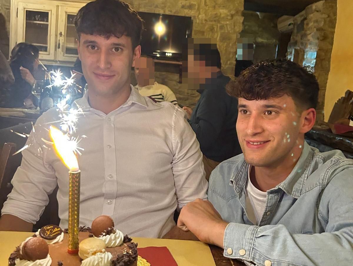 Dramma a Perugia, gemelli di 22 anni muoiono colpiti da scarica elettrica, l’uno ha cercato di salvare l’altro