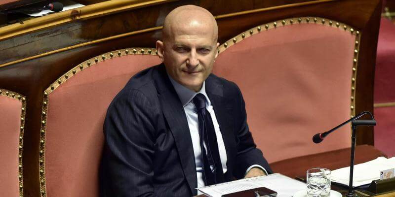Minzolini: “Conte corre e divide il Pd, Schlein sotto pressione mentre il campo largo rischia lo scontro finale”