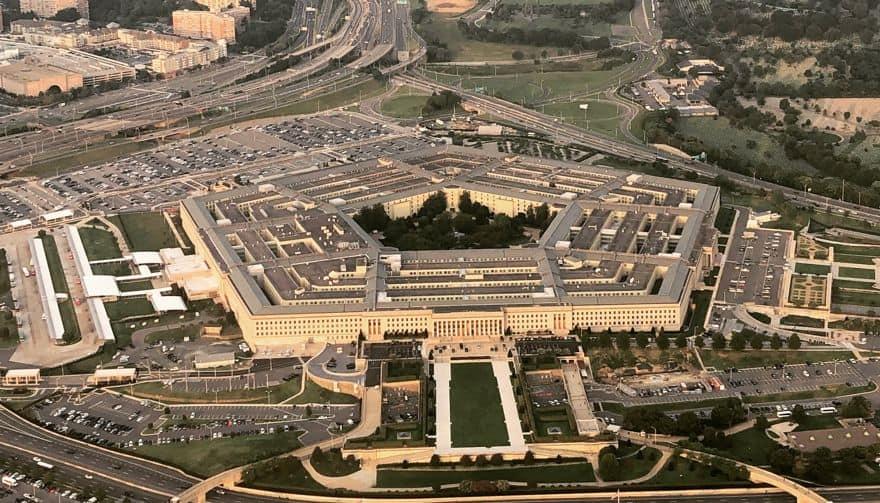 Trump sugli UFO: “Documenti scioccanti in arrivo”, scoppia il caso