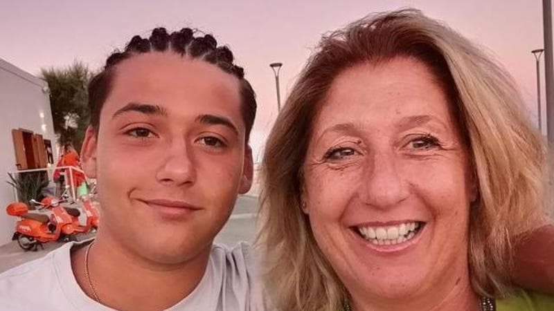 Gianvito Pascullo morto dopo l’intervento alla tibia a Bari, i genitori: “A nostro figlio è stata data la pena di morte”
