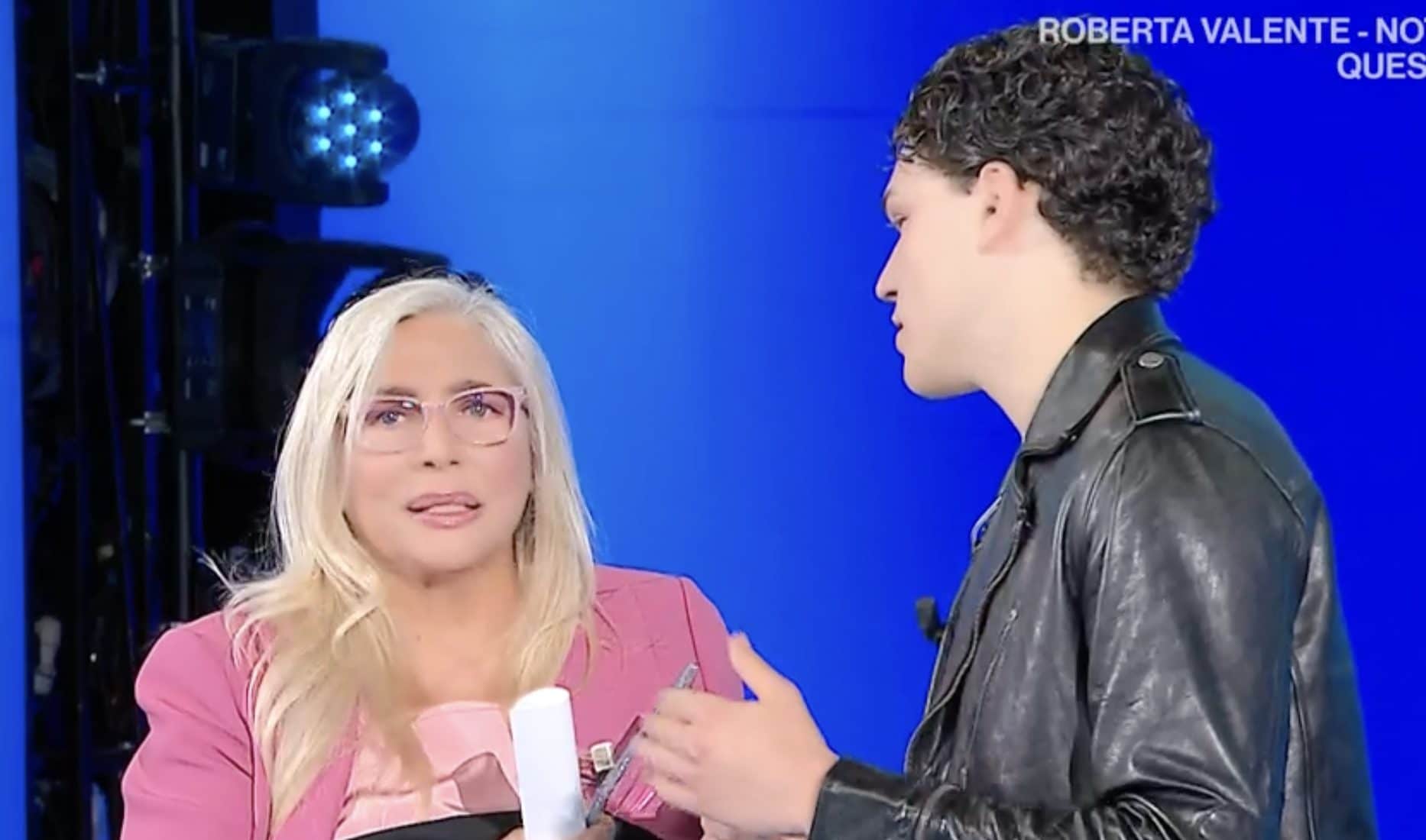 Mara Venier sbotta in diretta: tensione a Domenica In con l’entrata di Nicolò Filippucci