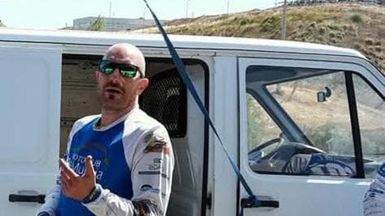 Malore durante la gara di enduro, muore a 41 anni il motociclista pugliese Gianandrea La Forgia