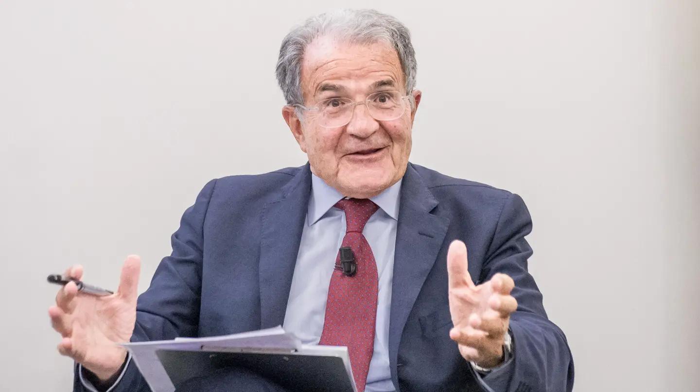 Prodi avverte Schlein e Conte: “Così non c’è alternativa di governo”