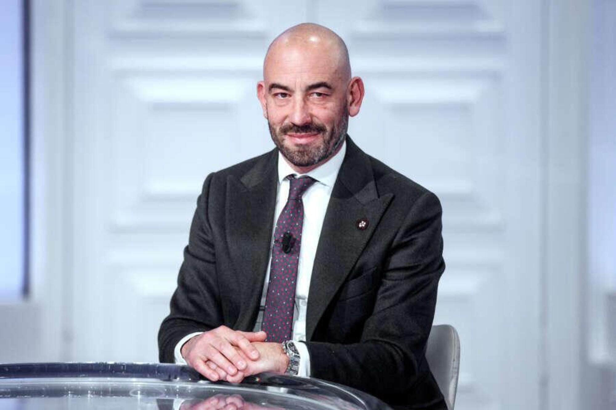 Hantavirus, Matteo Bassetti contro i media italiani: “Rischio di contagio altissimo, all’estero ne parlano tutti”