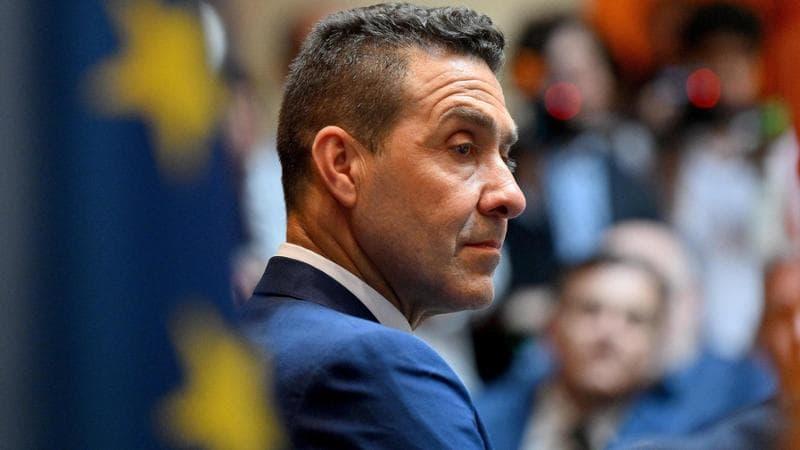 “Non si arrabbi generale”, Calenda provoca Vannacci, la replica “Lei parla di guerre senza averne mai vista una”