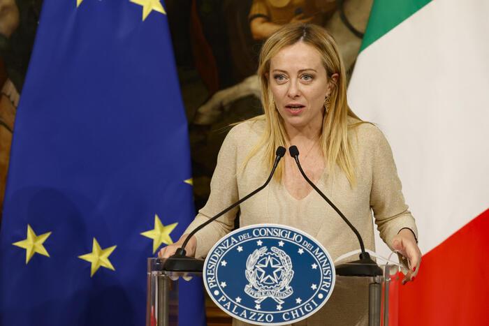 Meloni lancia sfratti in 15 giorni: “Abusivi fuori, legalità subito” con il nuovo ddl