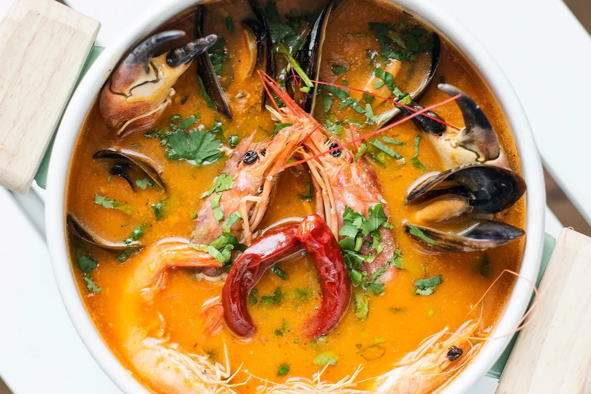 Contesta il conto da 145 euro dopo una cena di pesce e colpisce con una testata il ristoratore, cliente condannato a risarcire 2mila euro