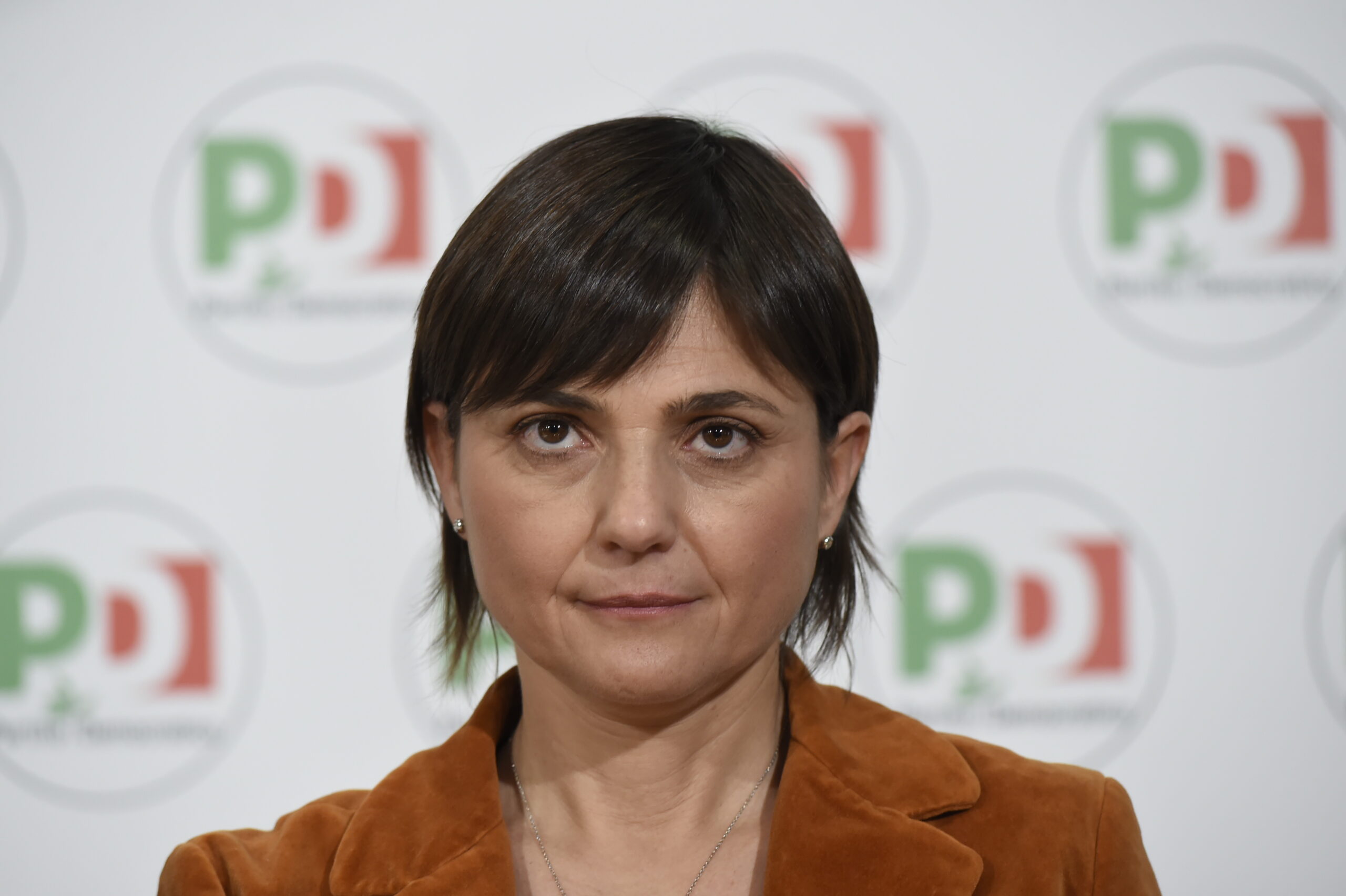 La Serracchiani cita Fitto e sbaglia i tempi, Fratelli d’Italia: “Il Pd prima di attaccare deve studiare”