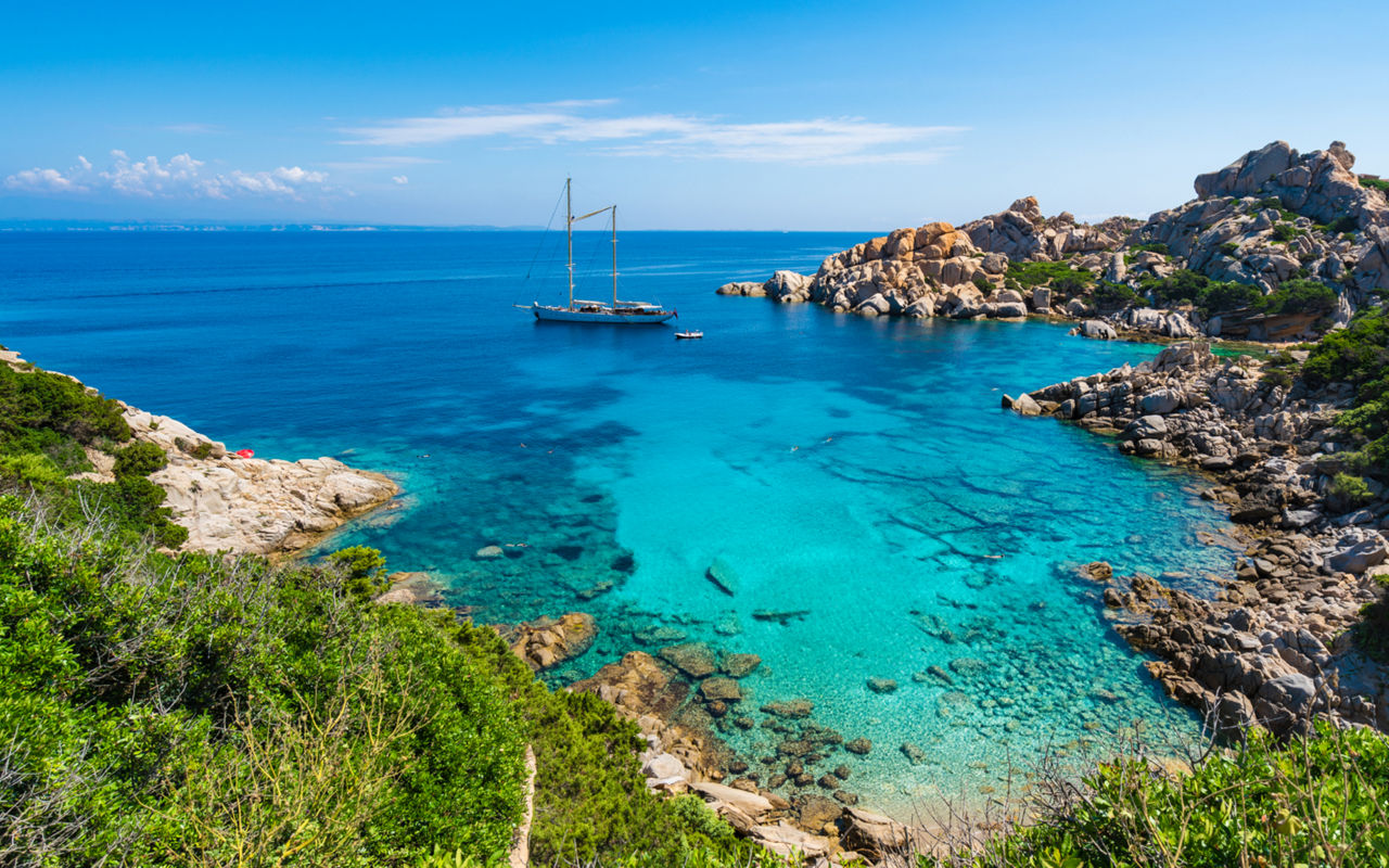 La Sardegna offre bonus a chi si trasferisce nei piccoli paesi dell’isola, compra casa, apre un’attività o ha figli.
