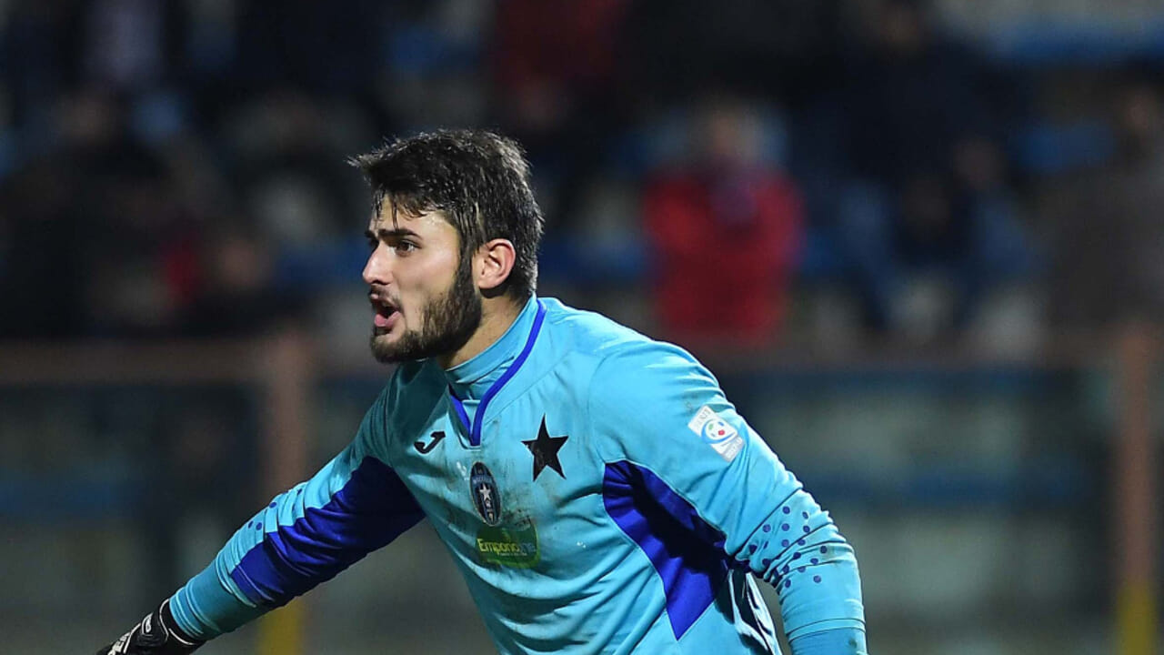 Diamante Crispino, ex portiere del Napoli, entra a Temptation Island 2026 con Bernadette dopo sedici anni di relazione.