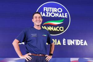 Vannacci presenta Futuro Nazionale a Roma e rivendica il ruolo di movimento alternativo ai partiti tradizionali.