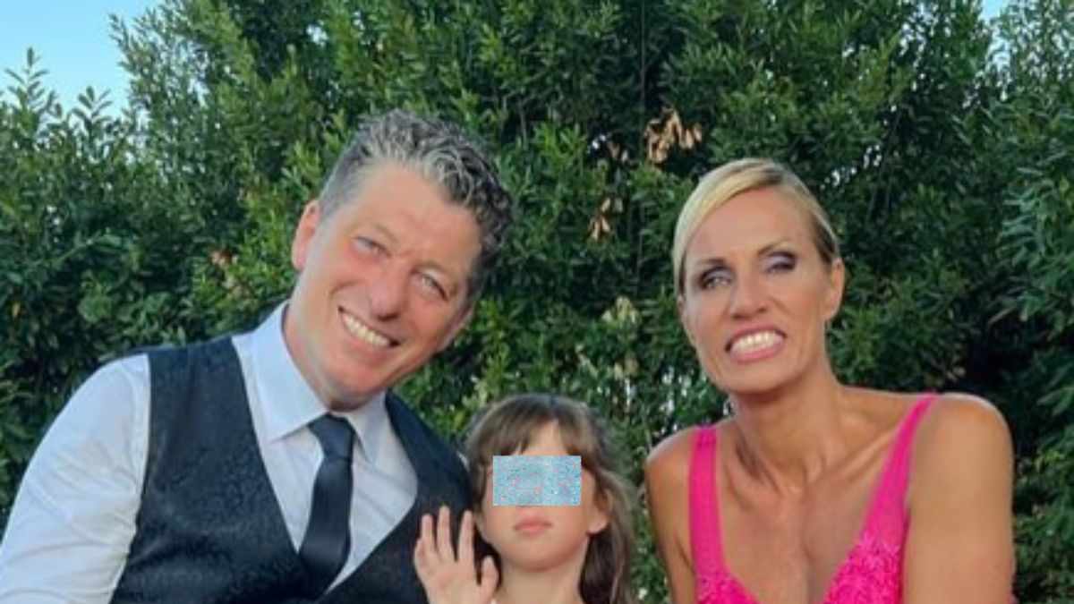Annalisa Minetti racconta il dolore di non poter vedere la figlia Elena e la paura di perdere i ricordi legati alle immagini.