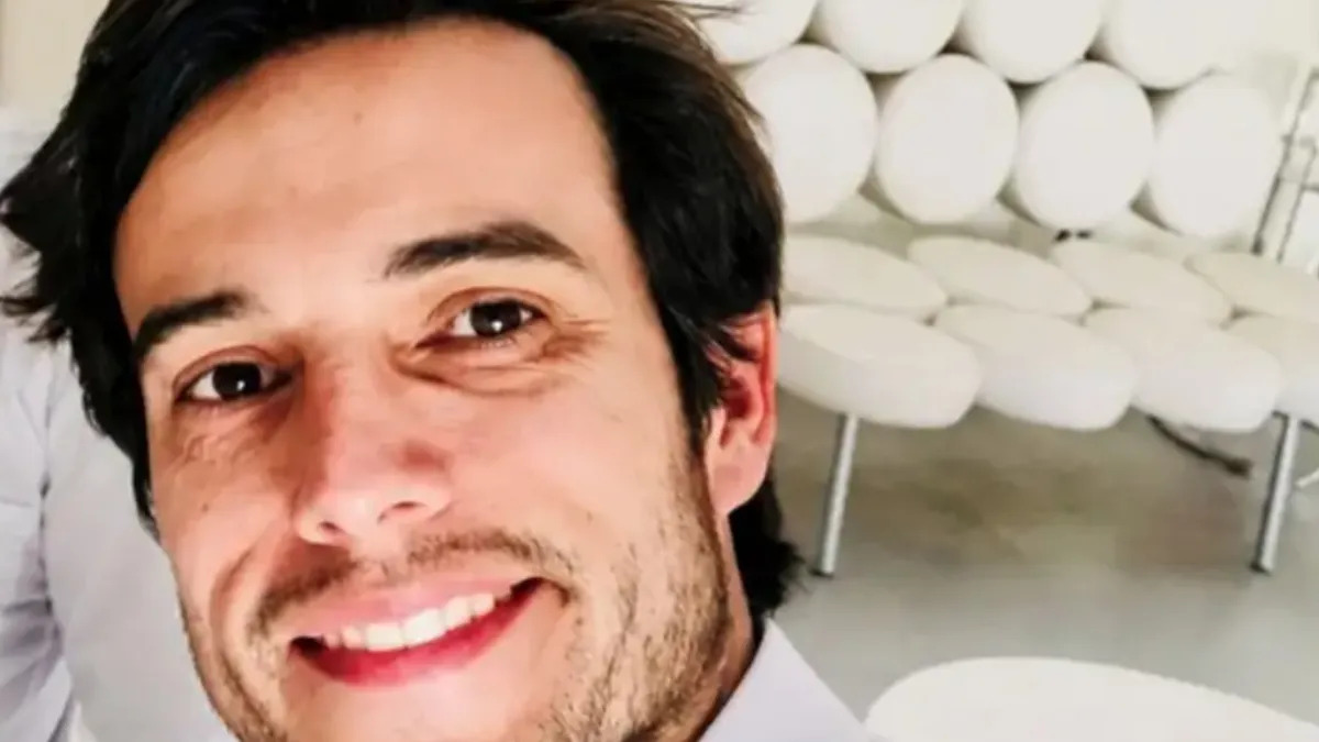 In Argentina l’istruttore Leandro Andrés Bertazzo è morto durante un volo: l’allieva di 22 anni è riuscita ad atterrare.